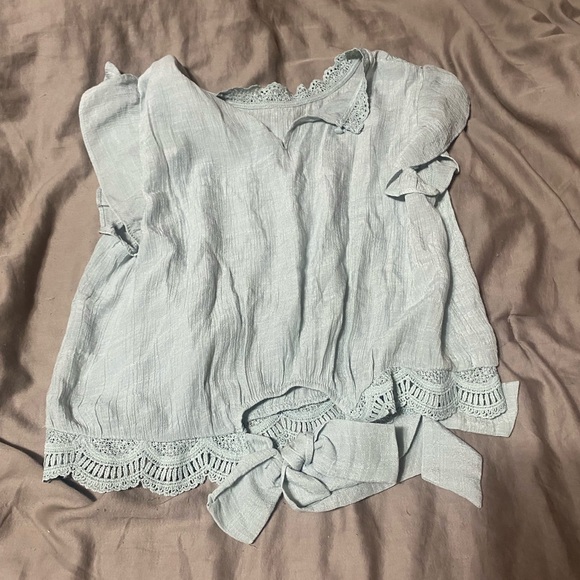 Chic Lace Trim Women's Blouse in Light Blue - Picture 5 of 5